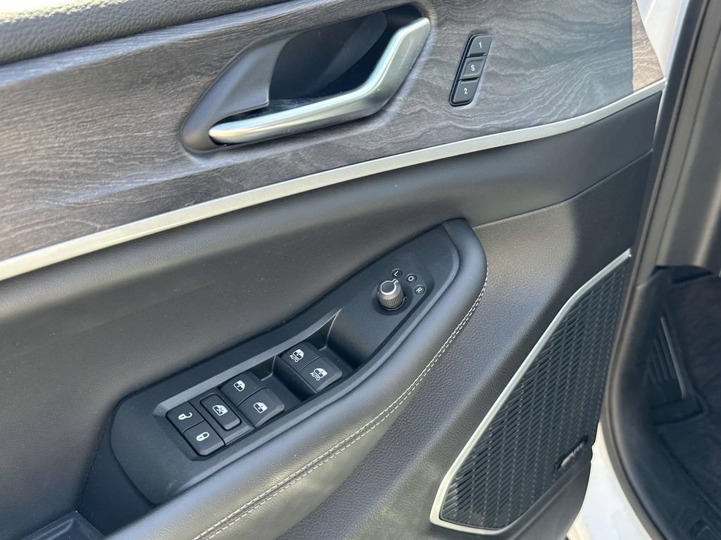 Used 2022 Jeep Grand Cherokee Limited 4xe AWD/4WD image 18