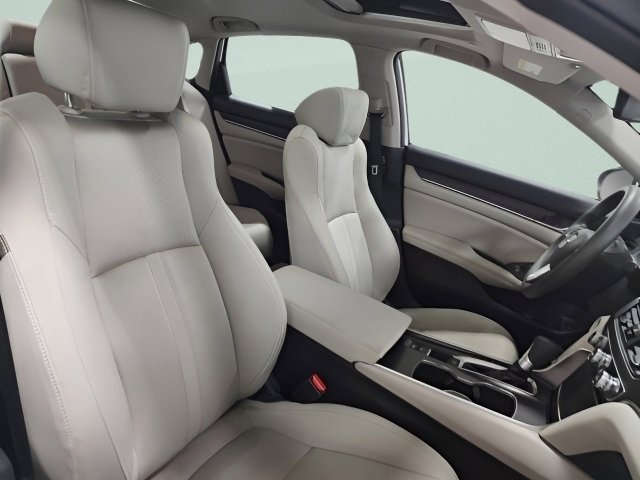 Certified 2018 Honda Accord EX image 16