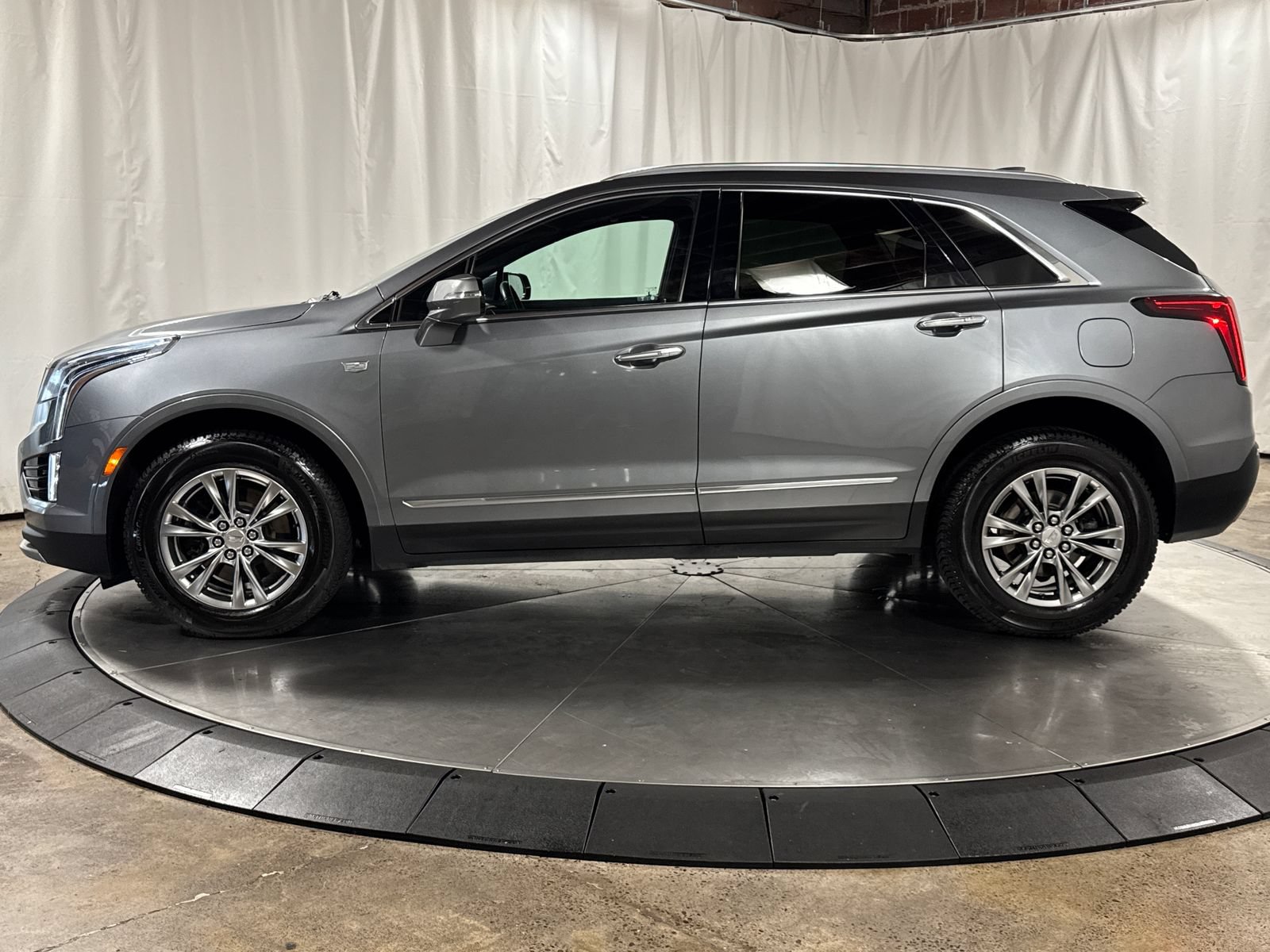 Used 2021 Cadillac XT5 Premium Luxury AWD/4WD image 8
