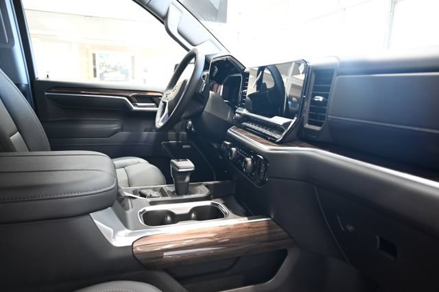 New 2026 Chevrolet Silverado 1500 RST w/ RST All Star Premium Package AWD/4WD image 17