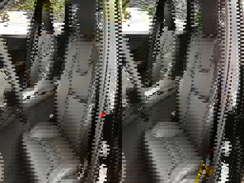 Used 2025 Volvo XC60 B5 Ultra w/ Protection Package Premier image 29