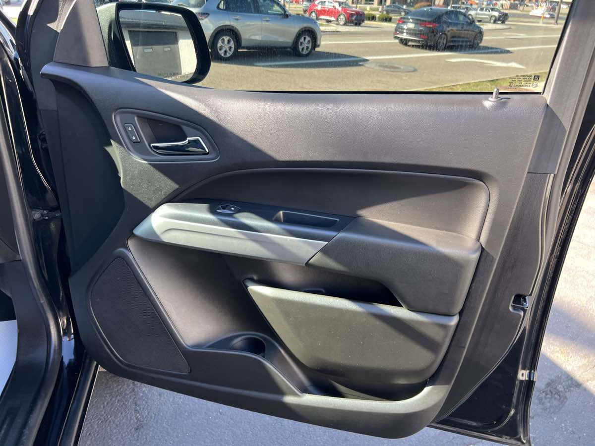 Used 2021 Chevrolet Colorado LT w/ Safety Package image 19