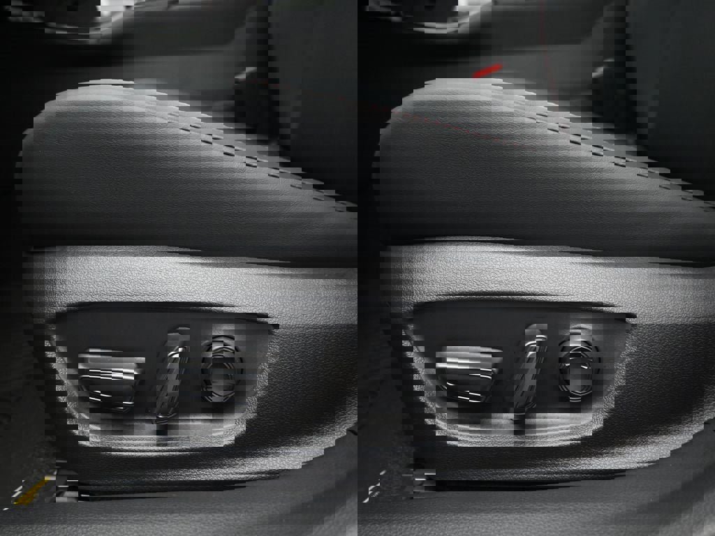 New 2026 Toyota Prius Plug-In Hybrid image 10