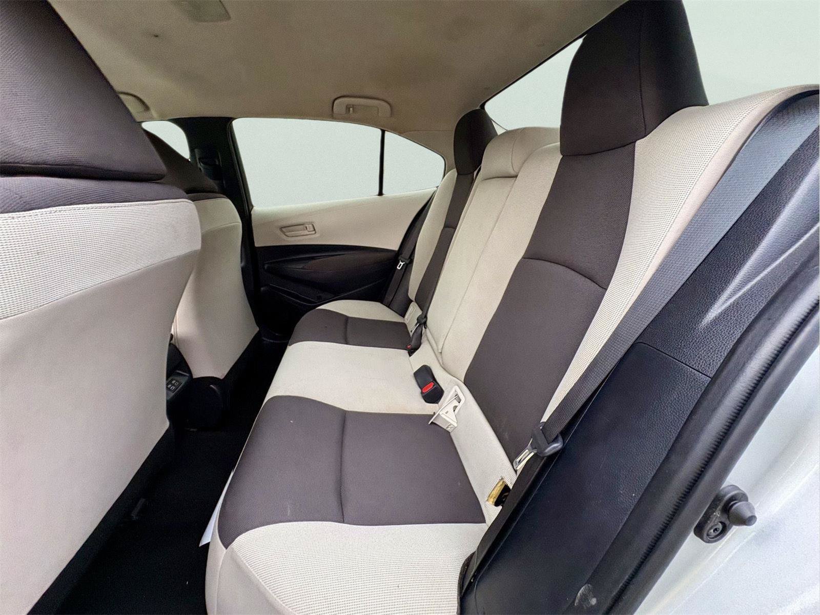 Used 2025 Toyota Corolla LE FWD image 9