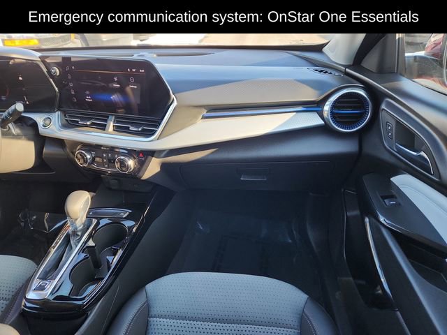 Used 2025 Chevrolet Trax LT w/ LT Convenience Package image 23