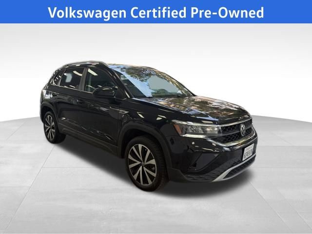 Certified 2022 Volkswagen Taos SE image 11