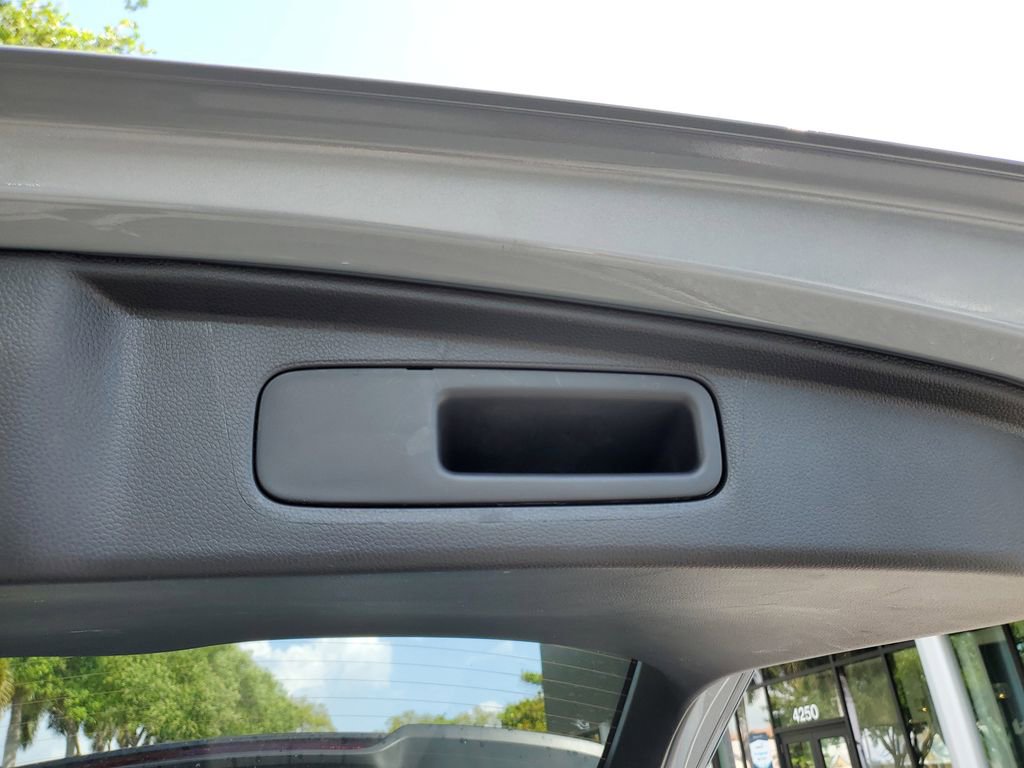 Used 2025 Honda CR-V EX image 9