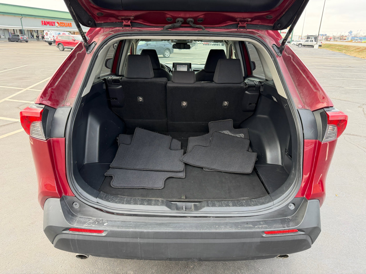 Used 2019 Toyota RAV4 LE image 51