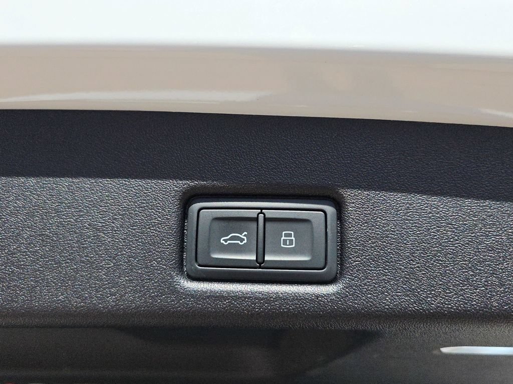 Certified 2025 Audi Q5 Premium w/ Premium Plus AWD/4WD image 16