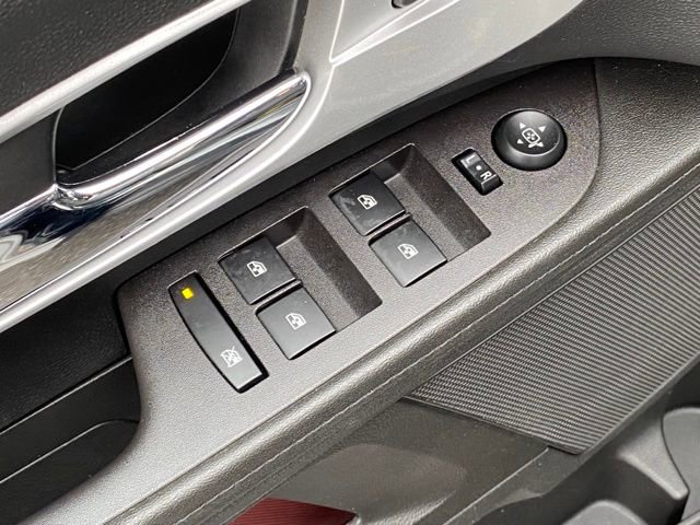 Used 2017 Chevrolet Equinox LT w/ Convenience Package image 12