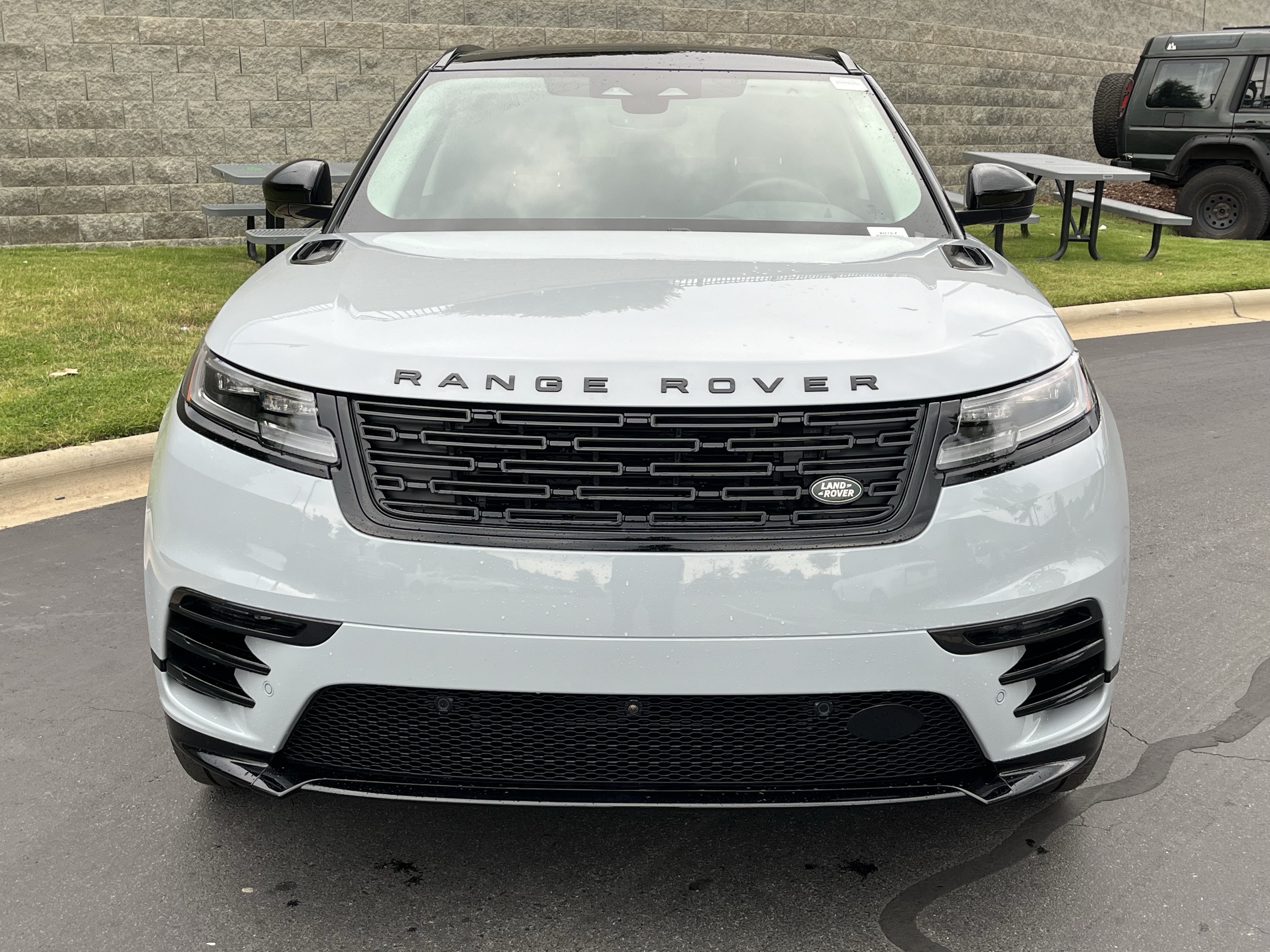 Used 2025 Land Rover Range Rover Velar Dynamic SE AWD/4WD image 10