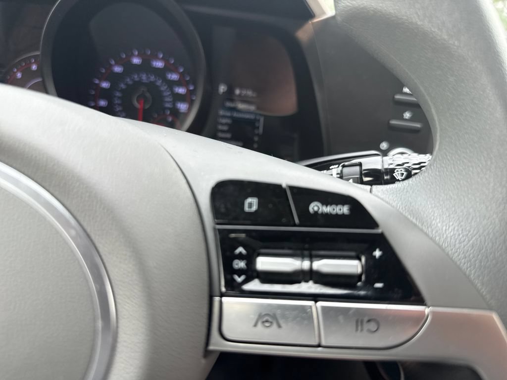 Certified 2023 Hyundai Elantra SEL FWD image 24