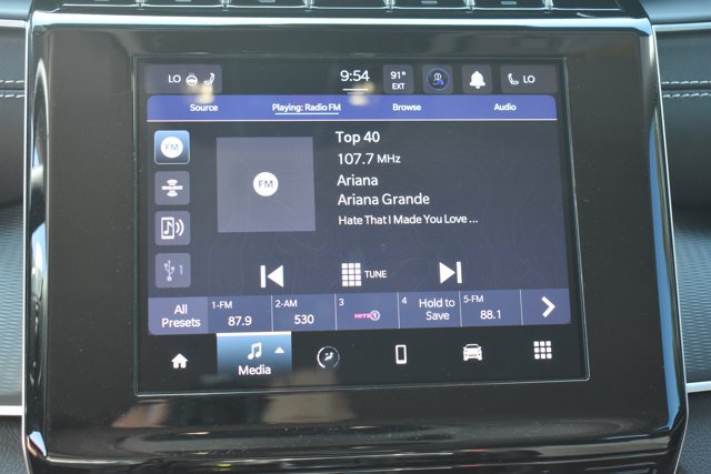Used 2023 Jeep Grand Cherokee Laredo w/ Luxury Tech Group I RWD image 24