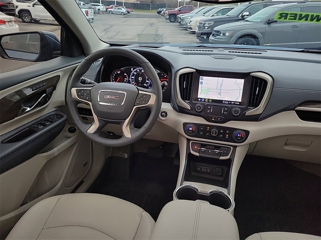 Used 2024 GMC Terrain Denali w/ Denali Premium Package image 9