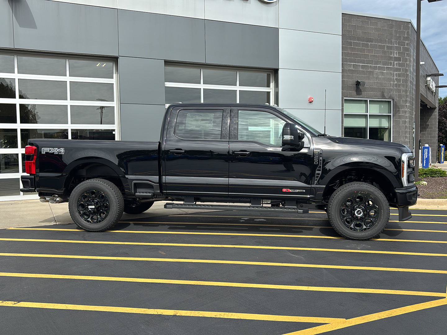 New 2027 Ford F250 Lariat w/ Black Appearance Package AWD/4WD image 5