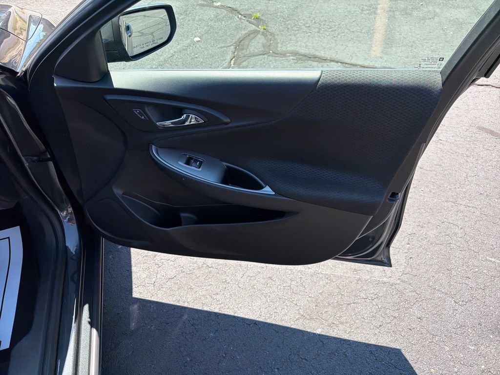 Used 2018 Chevrolet Malibu LT FWD image 37