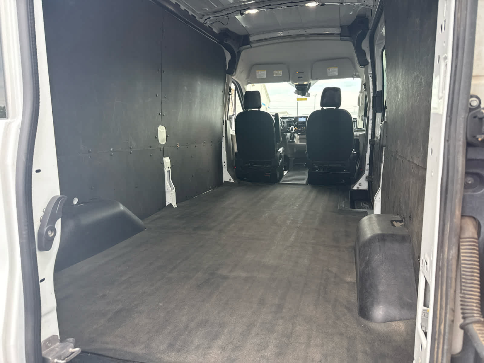 Used 2024 Ford Transit 250 148 Medium Roof w/ Load Area Protection Package RWD image 15