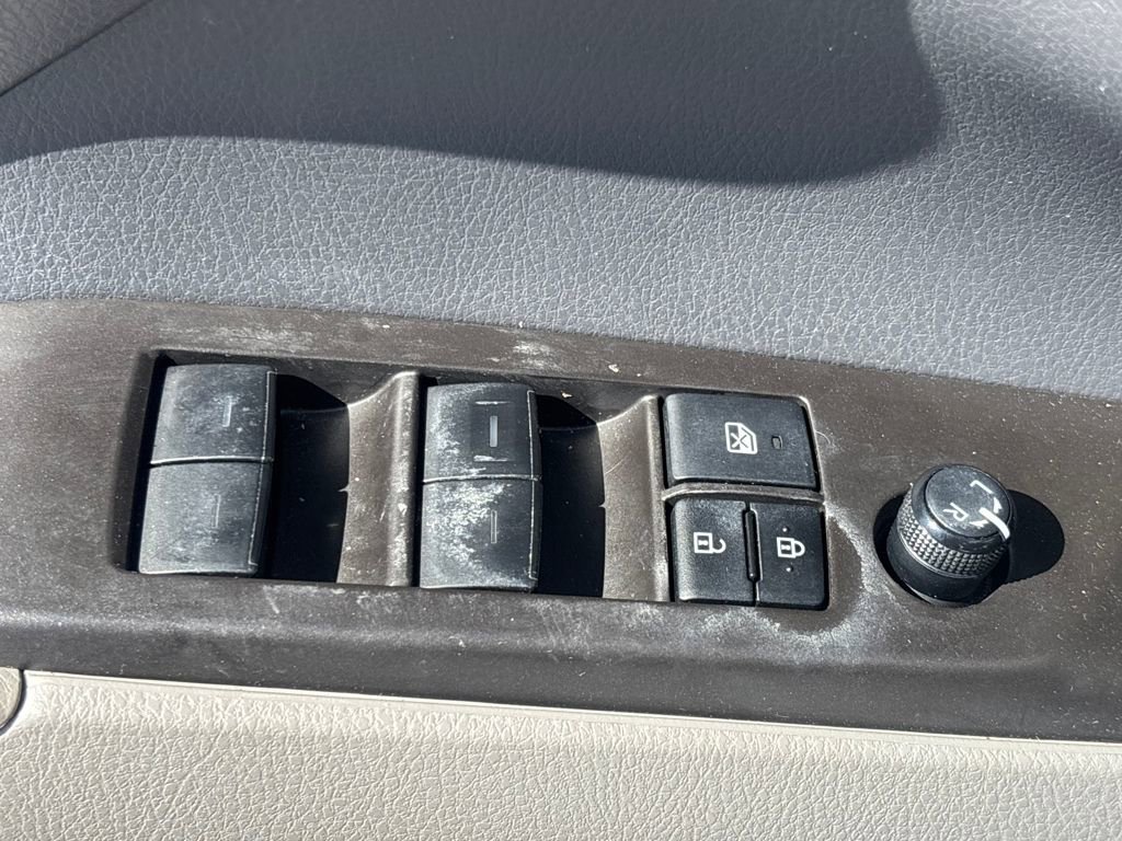 Used 2023 Toyota Camry LE image 6