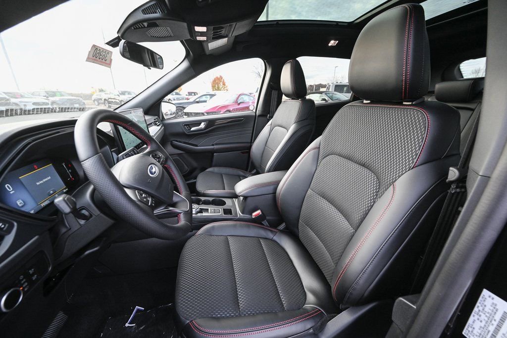 New 2026 Ford Escape ST-Line w/ Tech Pack #1 image 16