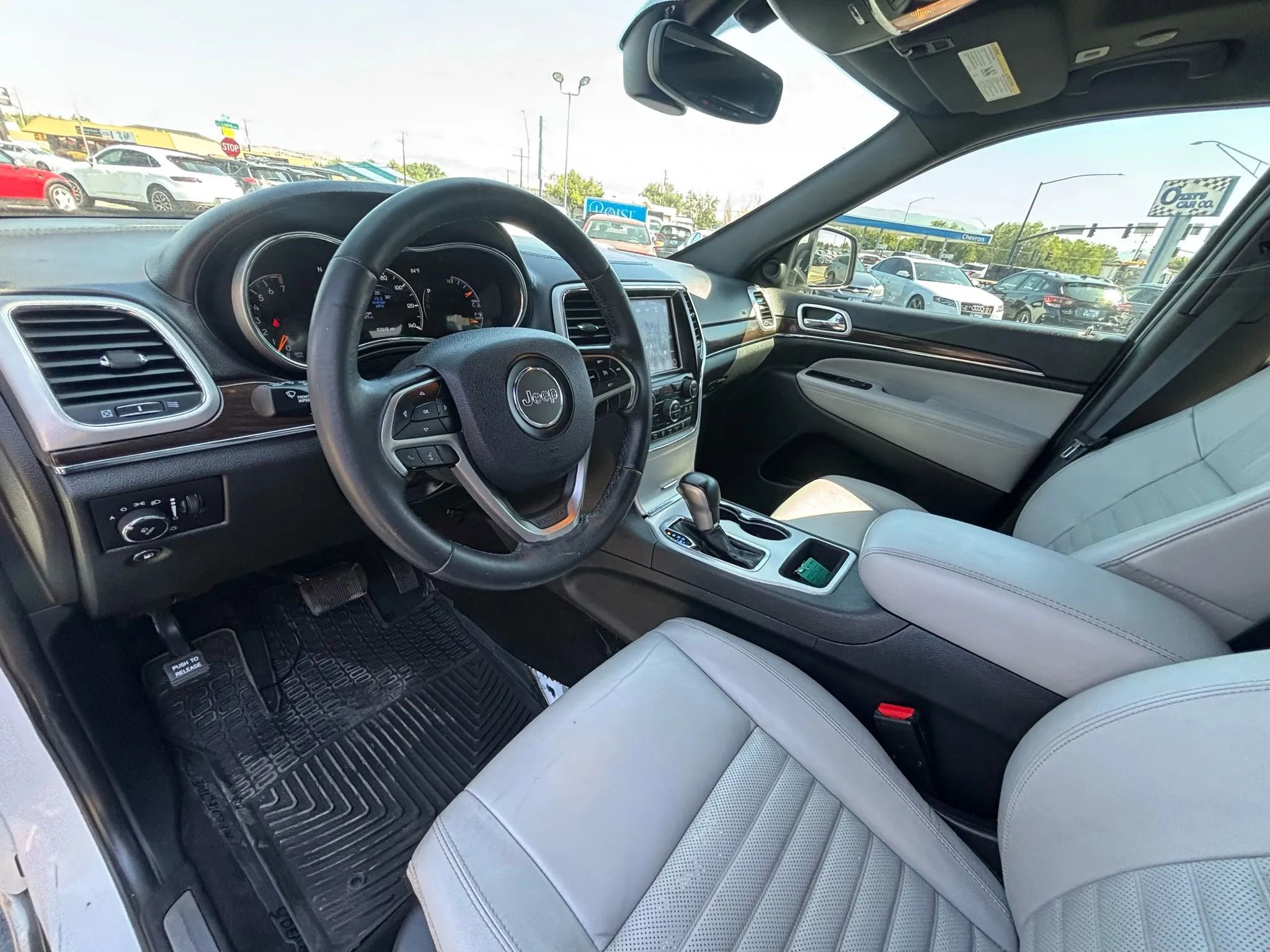 Used 2018 Jeep Grand Cherokee Limited image 6