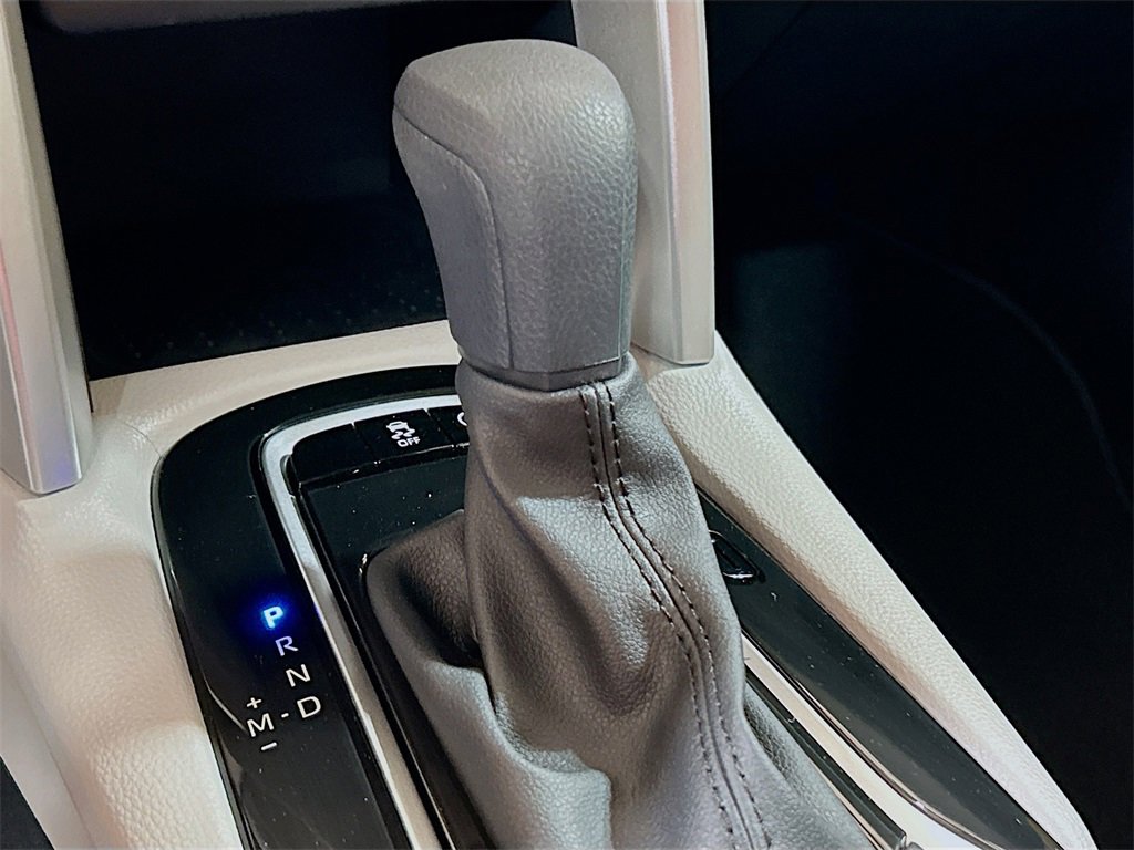 New 2025 Toyota Corolla Cross L image 16