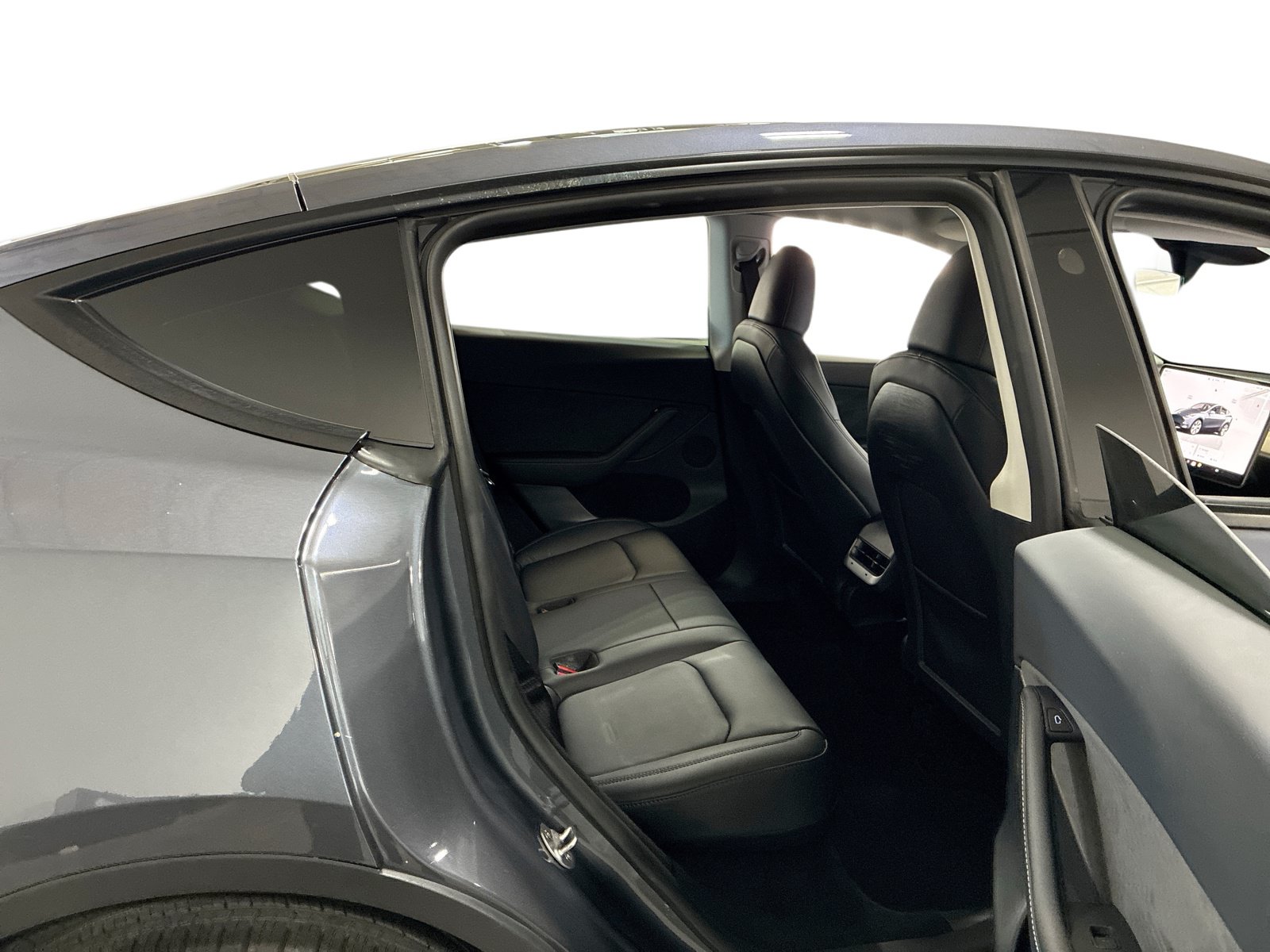 Certified 2023 Tesla Model Y Long Range AWD/4WD image 11