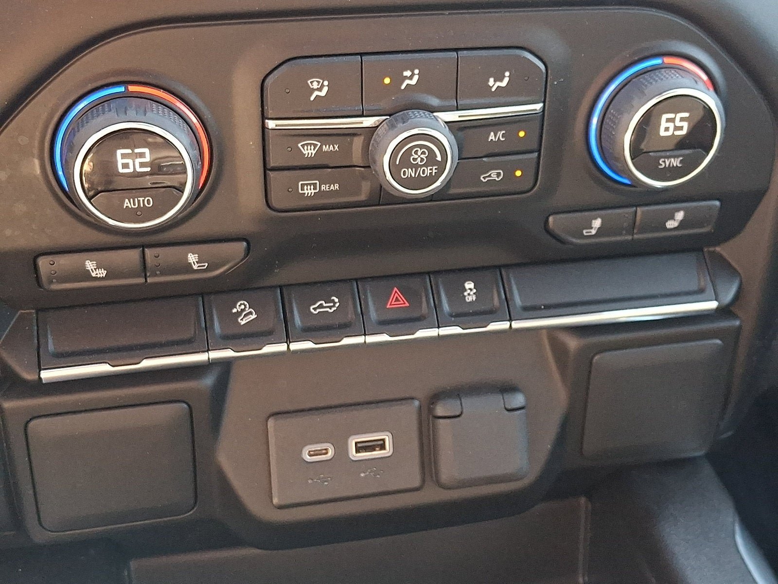 Used 2022 Chevrolet Silverado 1500 LT Trail Boss w/ Bed Protection Package AWD/4WD image 16