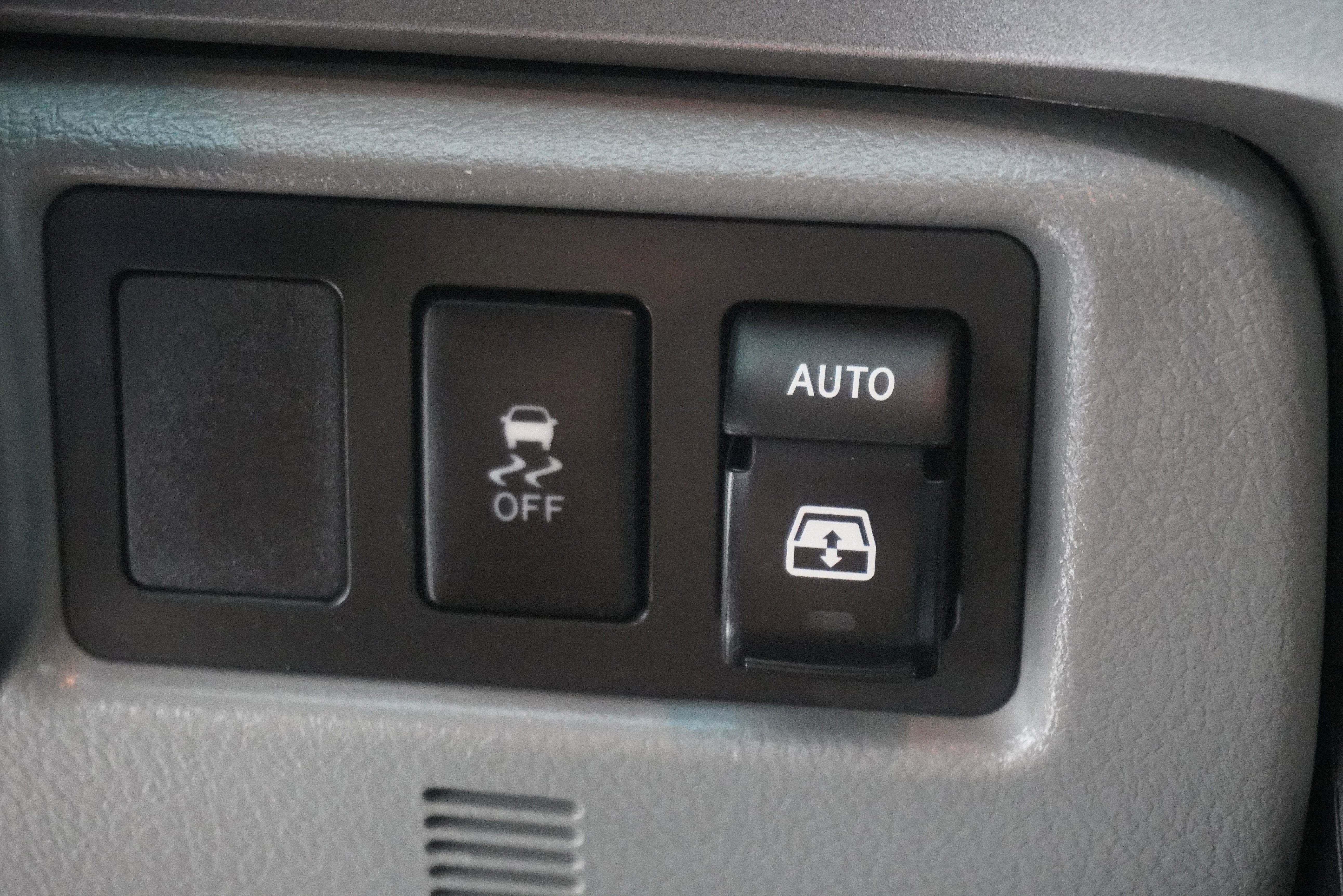 Used 2015 Toyota Sequoia Platinum image 28