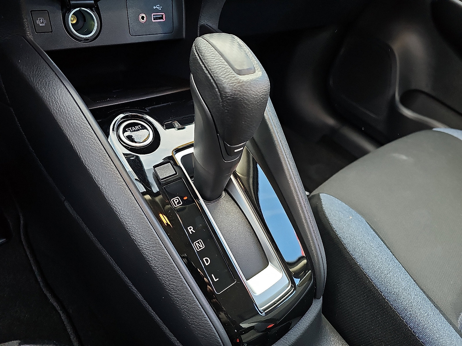 Certified 2025 Nissan Versa SV w/ Trunk Package image 15