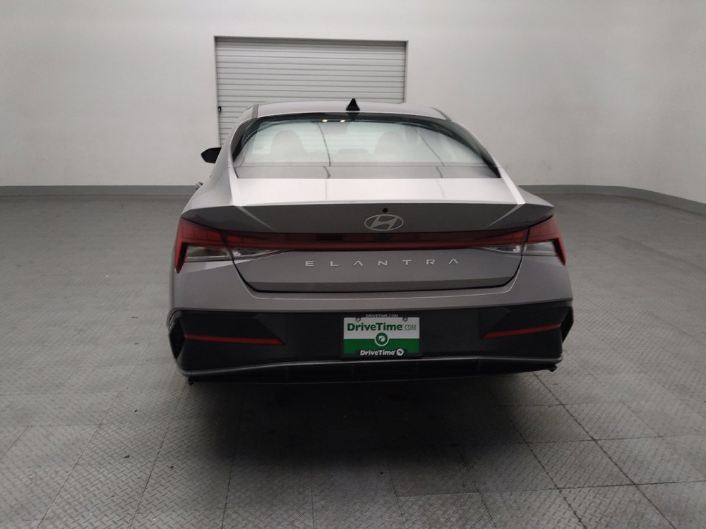 Used 2025 Hyundai Elantra SEL FWD image 6