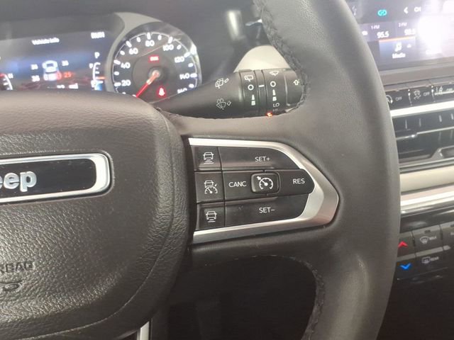 Used 2024 Jeep Compass Limited image 17