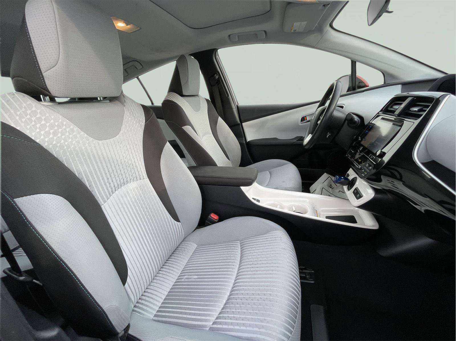 Used 2018 Toyota Prius Three image 21