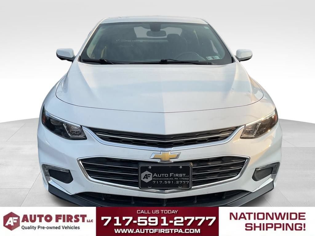Used 2018 Chevrolet Malibu LT FWD image 2