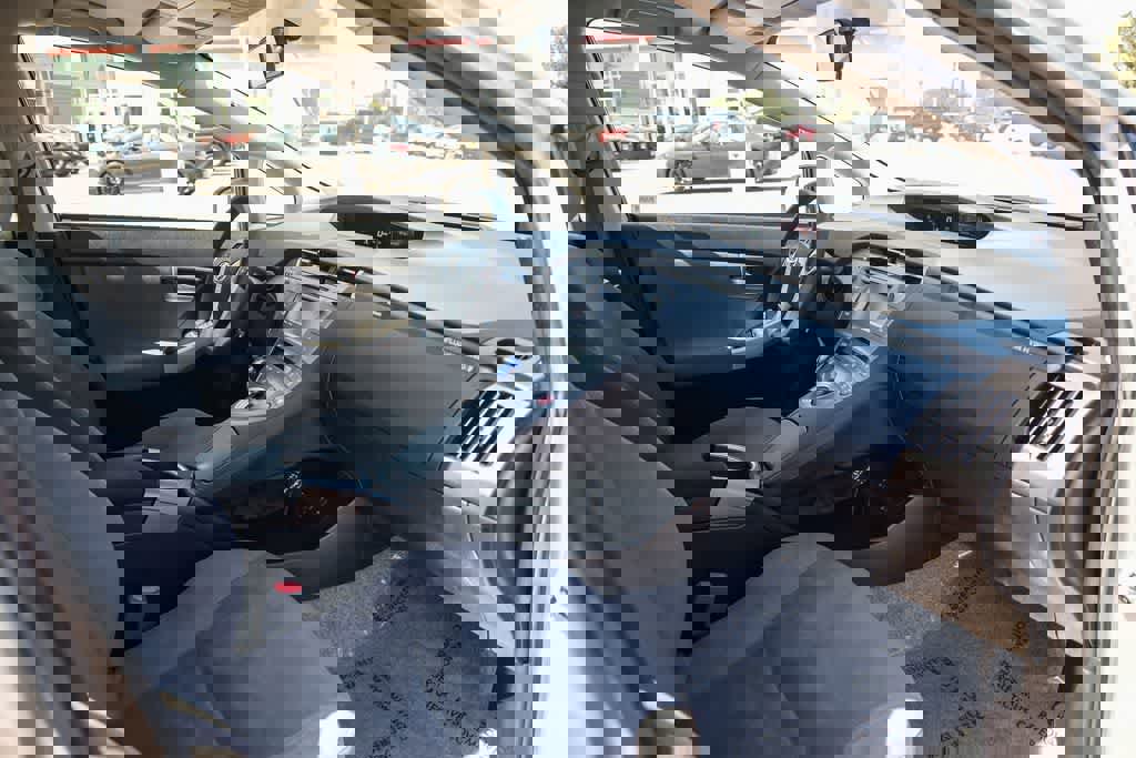 Used 2015 Toyota Prius Prime Plug-In Hybrid image 16