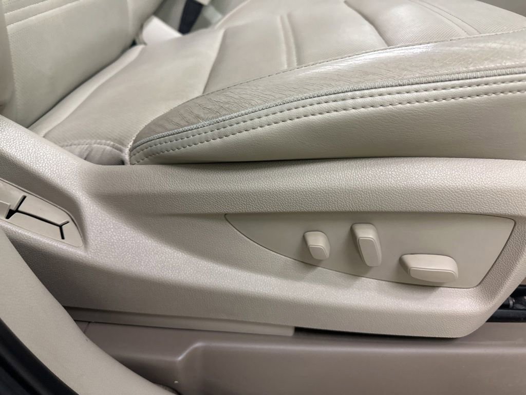 Used 2015 GMC Yukon XL Denali w/ Touring Package image 19