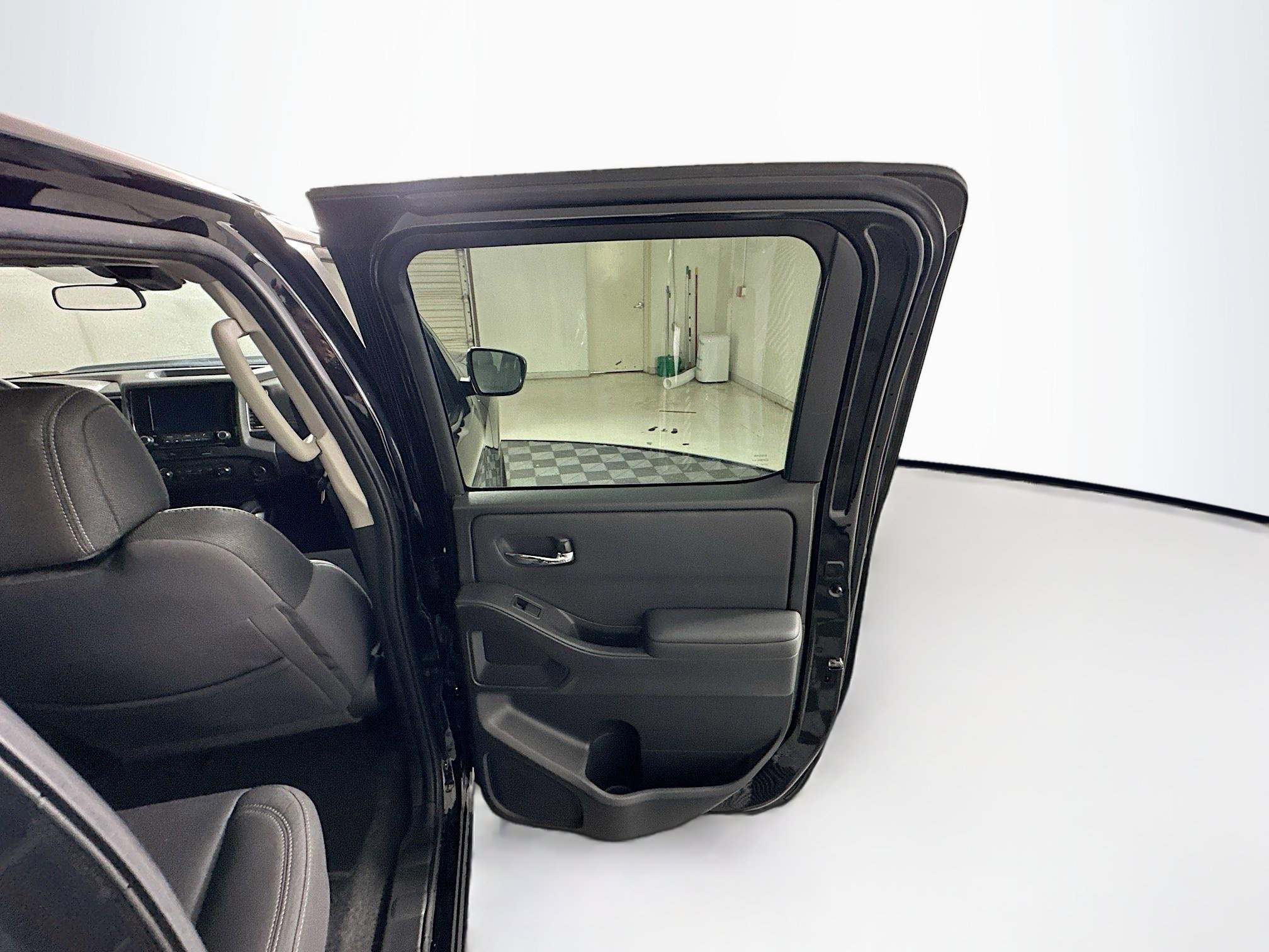 Used 2024 Nissan Frontier SV RWD image 28