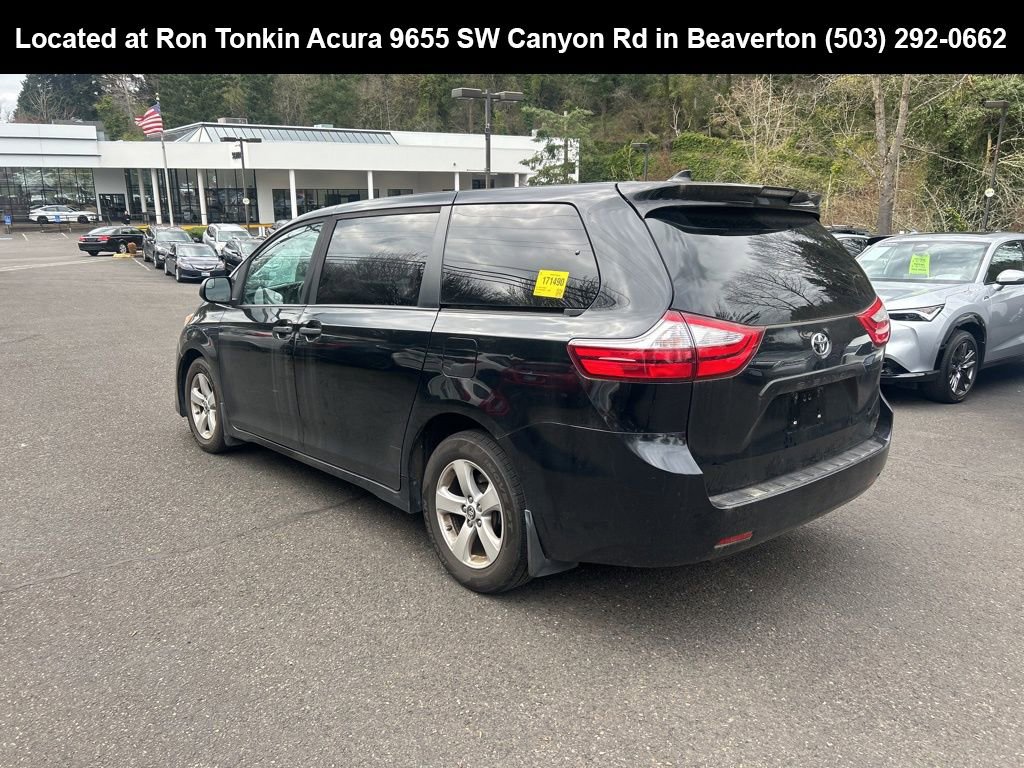 Used 2019 Toyota Sienna L w/ Carpet Mat Package image 6