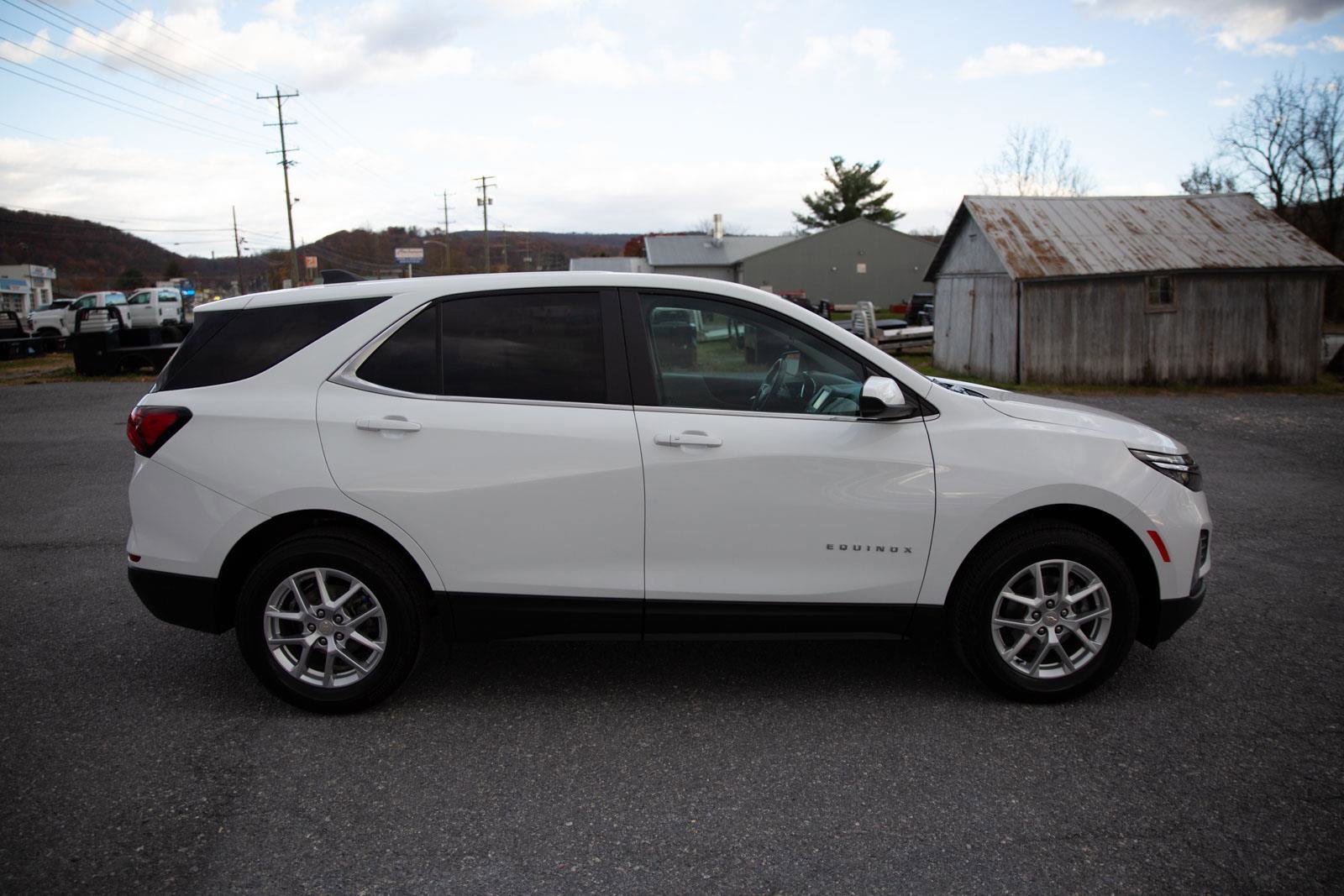Certified 2023 Chevrolet Equinox LT w/ Driver Convenience Package image 2