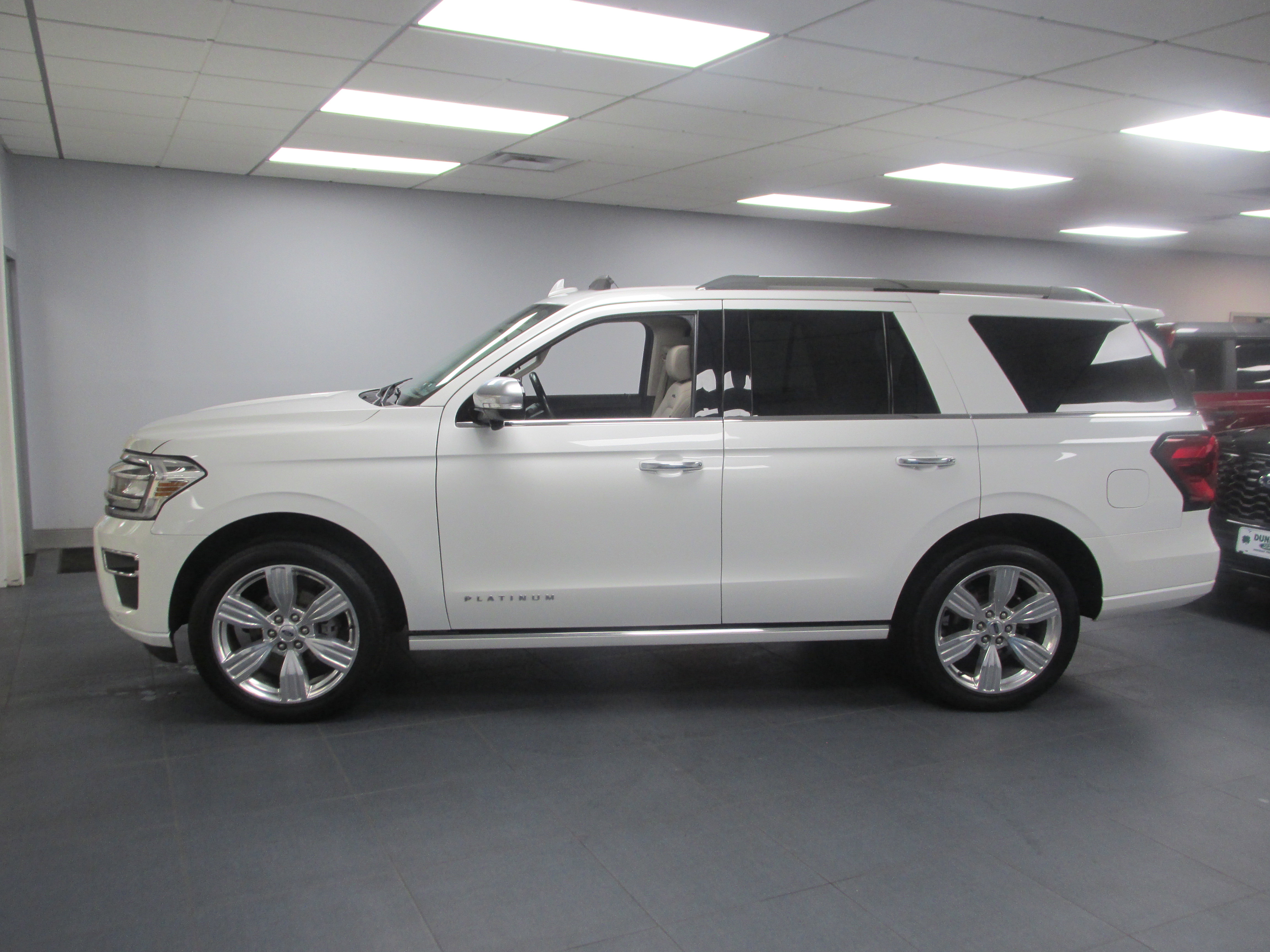 Used 2023 Ford Expedition Platinum image 8