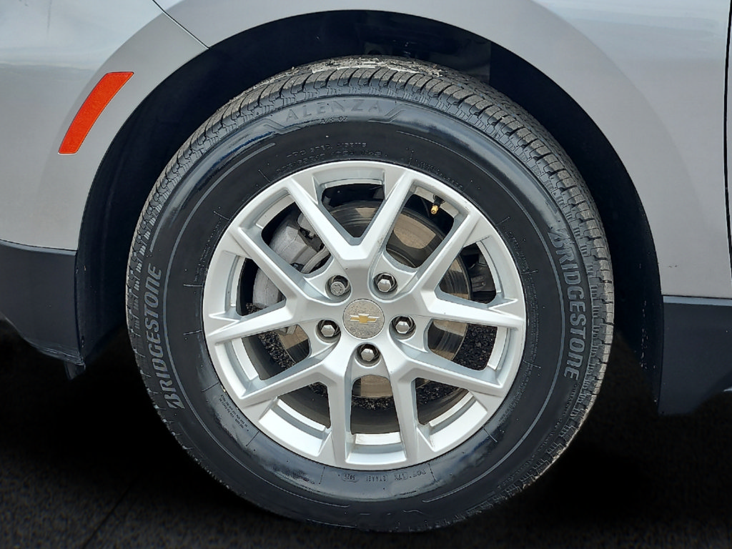 Used 2024 Chevrolet Equinox LS AWD/4WD image 8