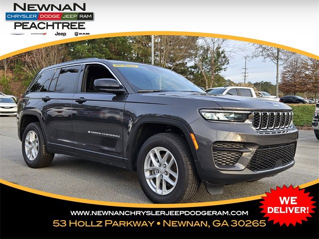 Used 2025 Jeep Grand Cherokee Laredo X image 1