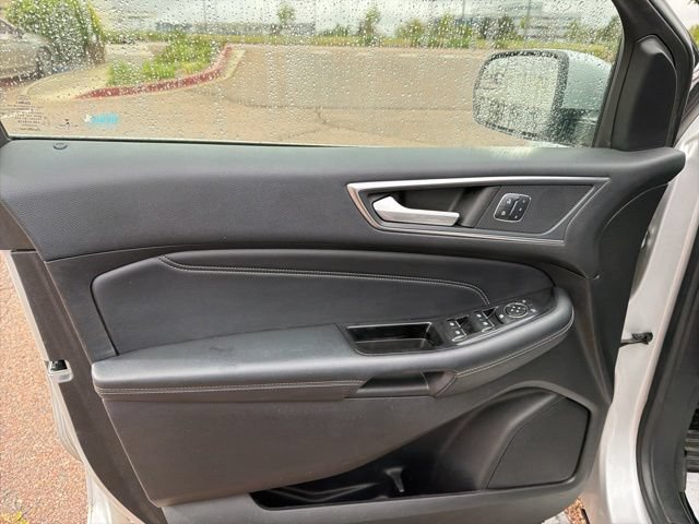 Used 2018 Ford Edge Titanium AWD/4WD image 7