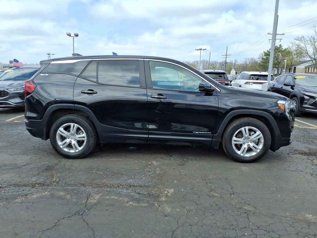 Used 2024 GMC Terrain SLE FWD image 8