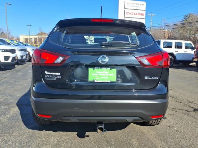 Used 2017 Nissan Rogue Sport SL image 5