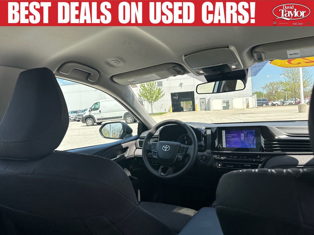Used 2025 Toyota Camry LE FWD image 33