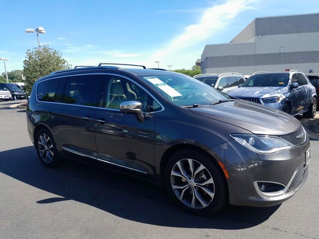 Used 2017 Chrysler Pacifica Limited w/ UConnect Theater Package