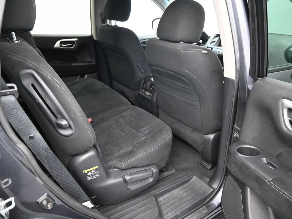 Used 2013 Nissan Pathfinder S image 26