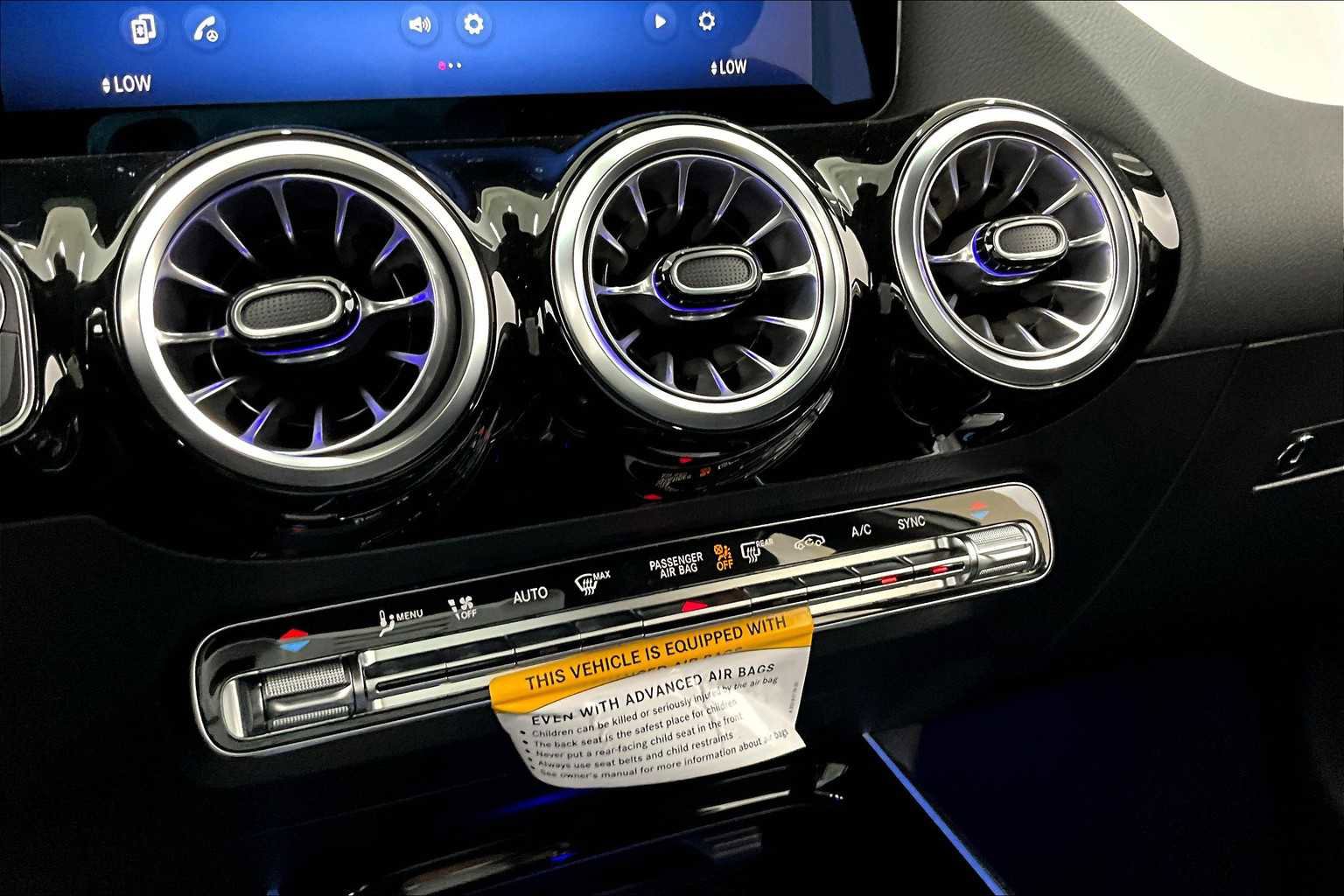 New 2025 Mercedes-Benz GLA 35 AMG 4MATIC image 18