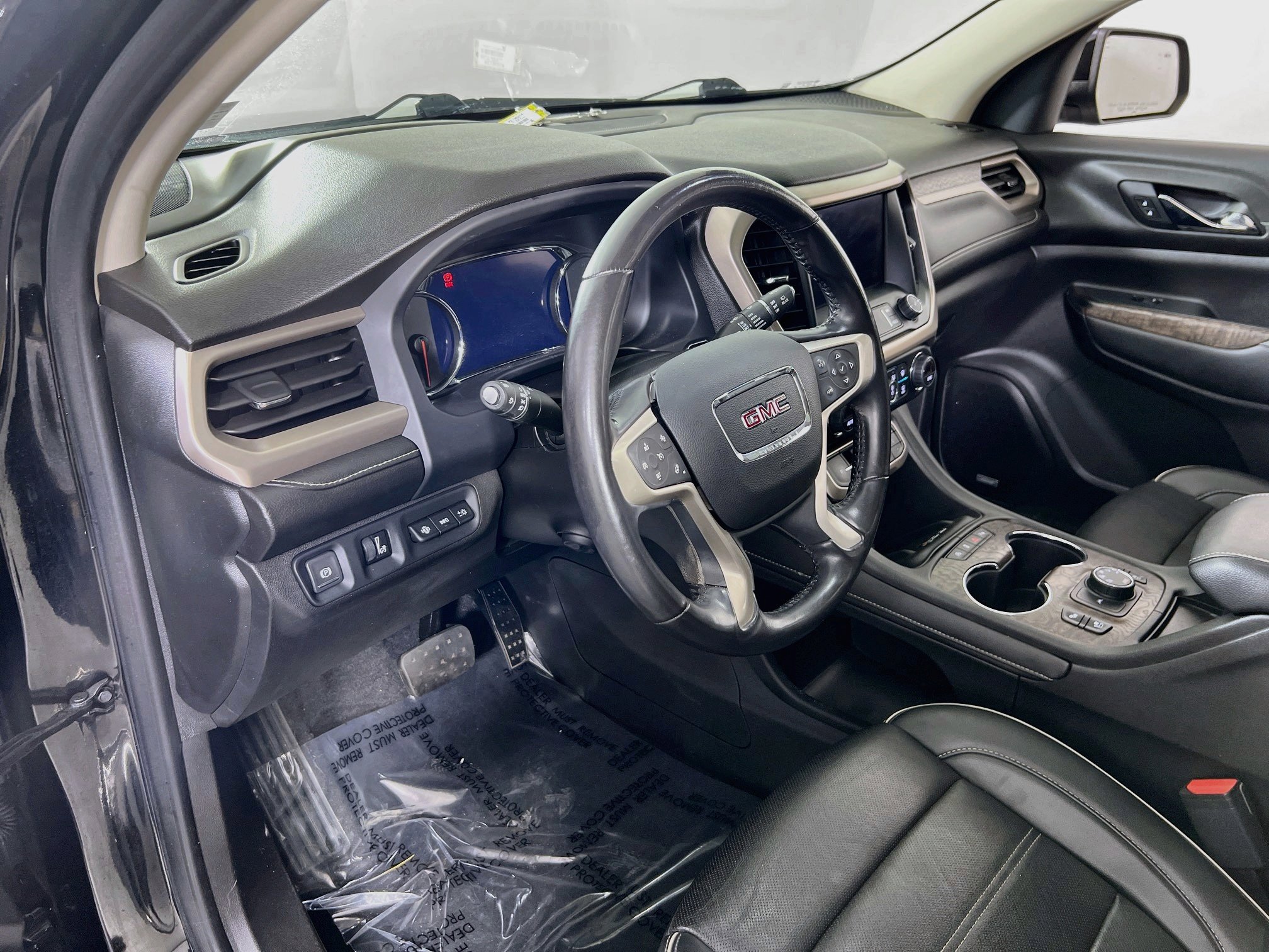 Used 2021 GMC Acadia Denali w/ Denali Ultimate Package AWD/4WD image 9