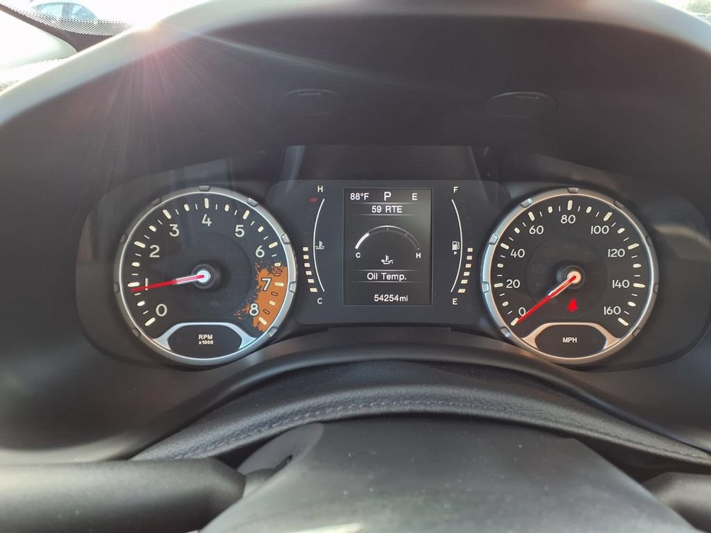 Used 2015 Jeep Renegade Latitude FWD image 30